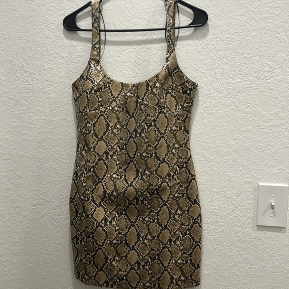 Zara Dresses & Skirts - Snake skin print dress